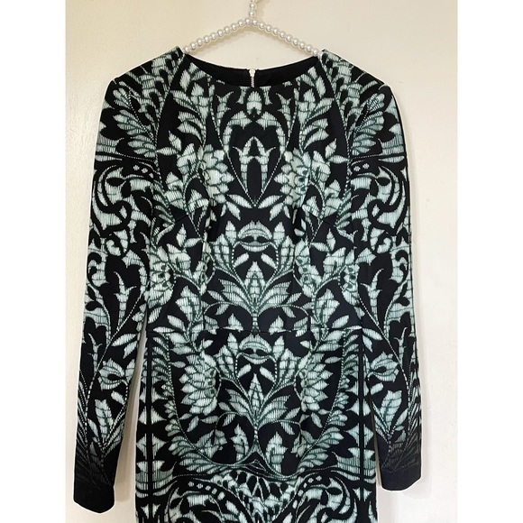 Maggy London Scuba‎ Sheath Dress 2 - Picture 4 of 4